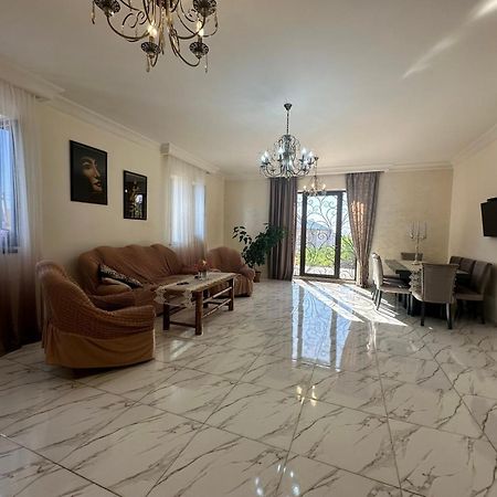 Abo Hotel Yerevan Exterior photo